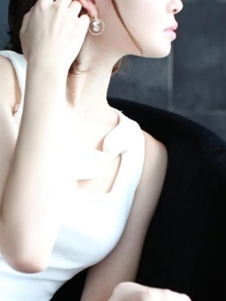 麗奈【れいな】の画像1:ドレス・コード(大阪高級デリヘル)