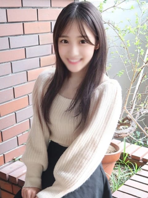 かすみ★素敵な笑顔18歳処女の画像1：現役女子大生コレクション(新宿高級デリヘル)