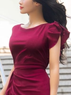 雫内 茜里：麗奈YOKOHAMA(横浜高級デリヘル)